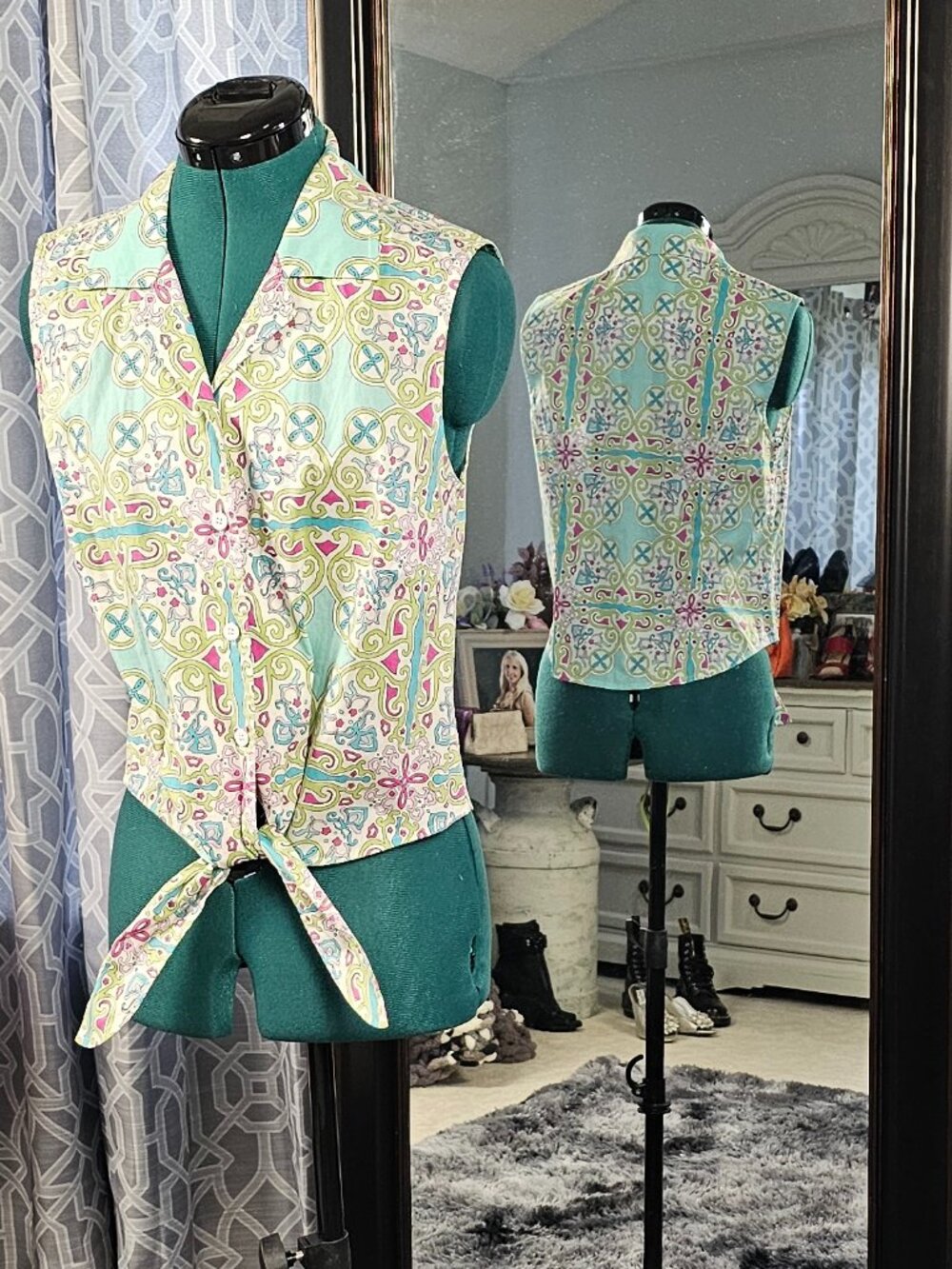 Tommy Bahama Sleeveless Tie‑Front Blouse, Retro Geometric Paisley Print, Size S